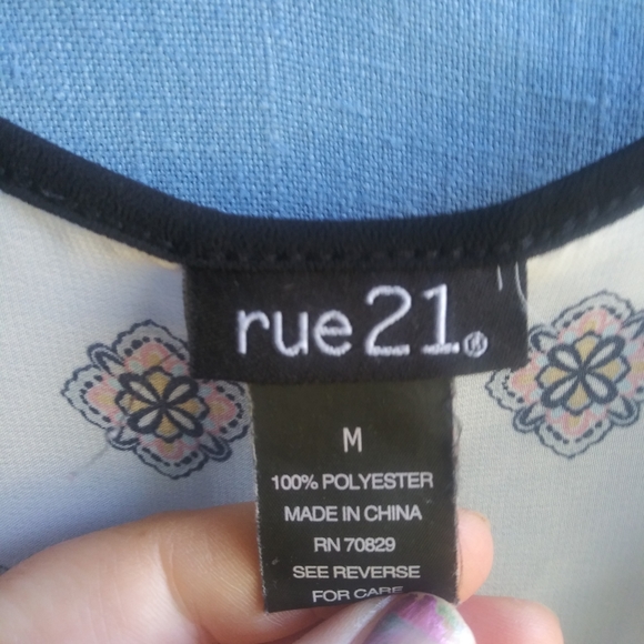 Rue 21 Juniors size Medium Ivory Sheer Top - Picture 3 of 4